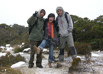 雪の中ルートバーン・トラックを歩き、ミルフォードサウンドへ