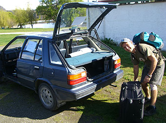 車にカーテンを付ける