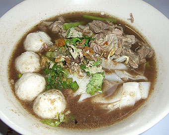 鉄道でアユタヤへ